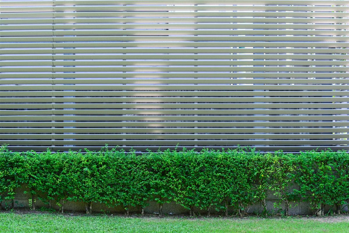 Commercial aluminum perimeter fencing