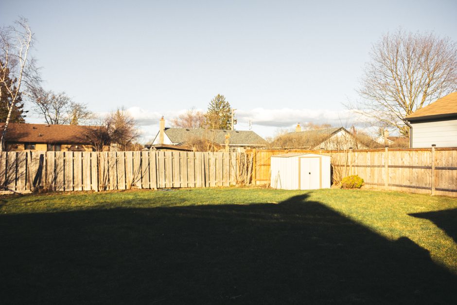 Black aluminum fence installed quickly around a New Orleans home