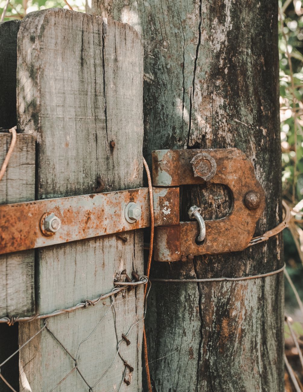 Gate Hardware and Accessories: What You Need for a Complete Installation